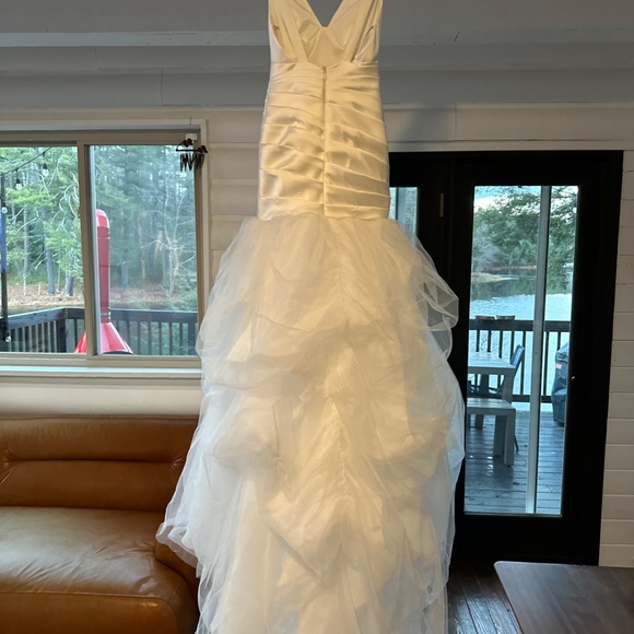 WHITE BY VERA WANG NWT SIZE 2 PLEATED SATIN TULLE ORGANZA WEDDING DRESS - Picture 2 of 16